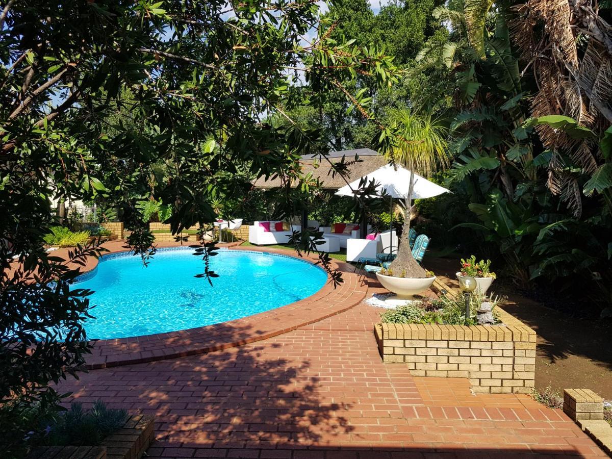 Sollunaa Guesthouse Sandton Luaran gambar