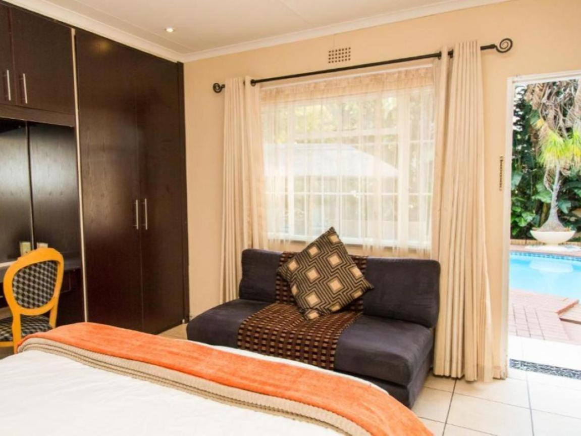 Sollunaa Guesthouse Sandton Luaran gambar