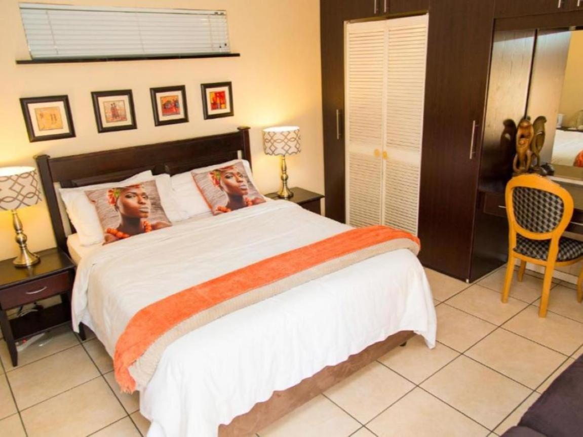 Sollunaa Guesthouse Sandton Luaran gambar