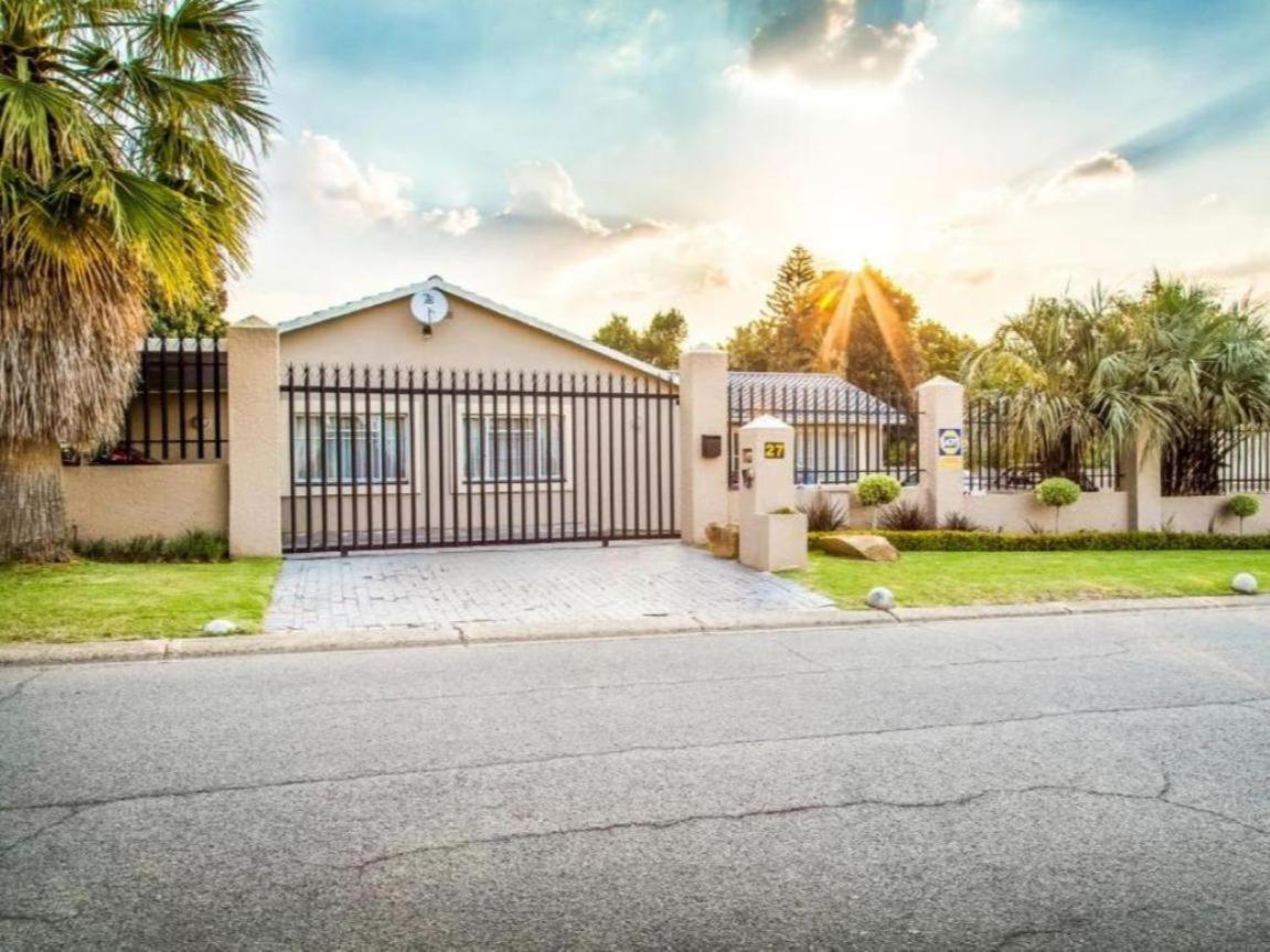 Sollunaa Guesthouse Sandton Luaran gambar