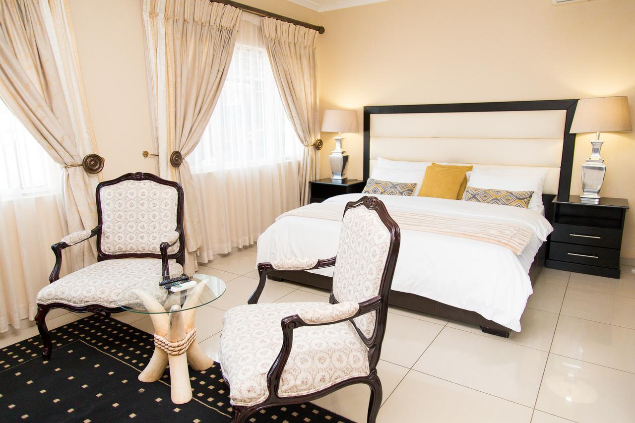 Sollunaa Guesthouse Sandton Luaran gambar