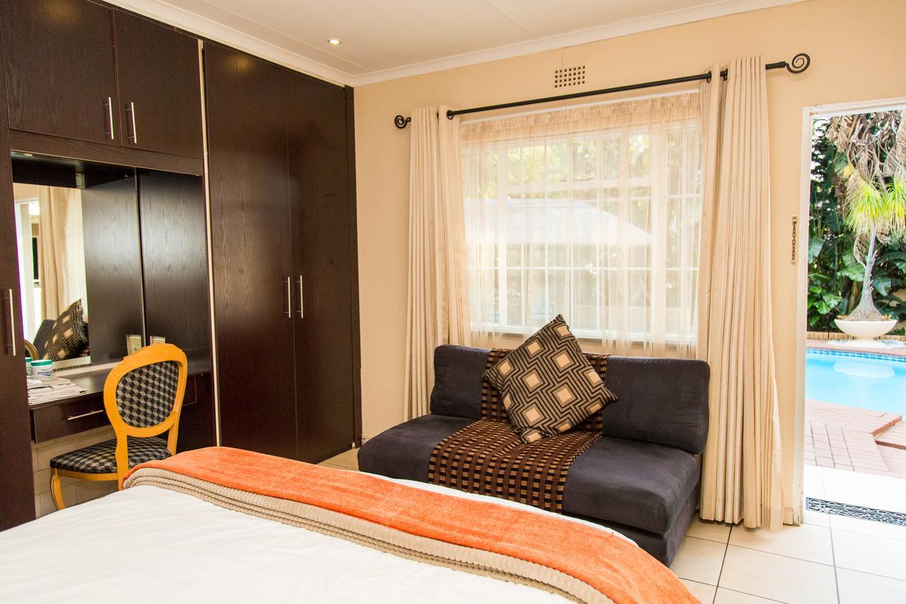 Sollunaa Guesthouse Sandton Luaran gambar